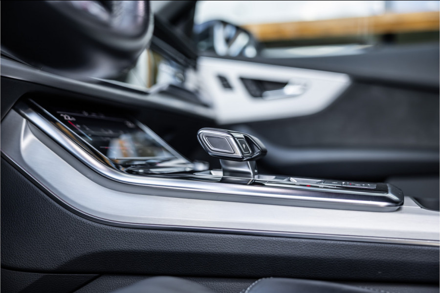 Audi Q8 60 TFSI e quattro Pro Line S Competition - S Line | RS Seats | B&O | Luchtvering | Elek. Trekhaak | Memory