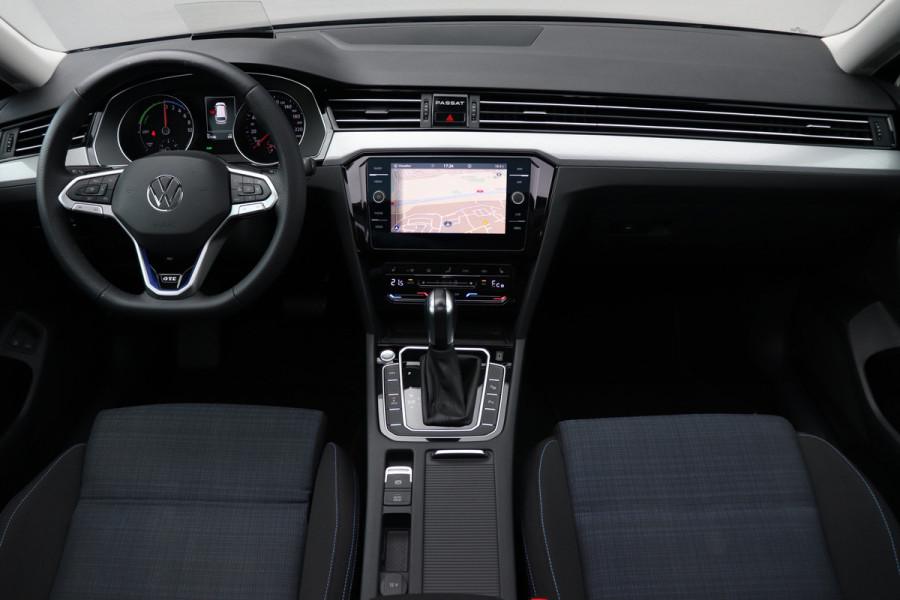 Volkswagen Passat Variant 1.4 TSI PHEV GTE Trekhaak Pano Massage HU display