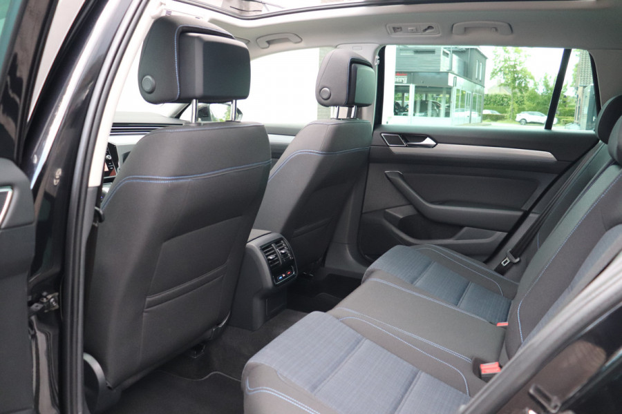 Volkswagen Passat Variant 1.4 TSI PHEV GTE Trekhaak Pano Massage HU display