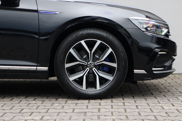 Volkswagen Passat Variant 1.4 TSI PHEV GTE Trekhaak Pano Massage HU display
