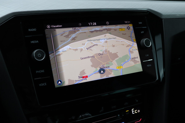 Volkswagen Passat Variant 1.4 TSI PHEV GTE Trekhaak Pano Massage HU display
