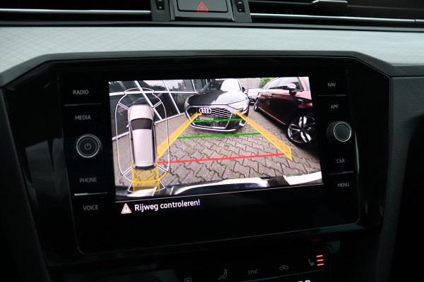 Volkswagen Passat Variant 1.4 TSI PHEV GTE Trekhaak Pano Massage HU display