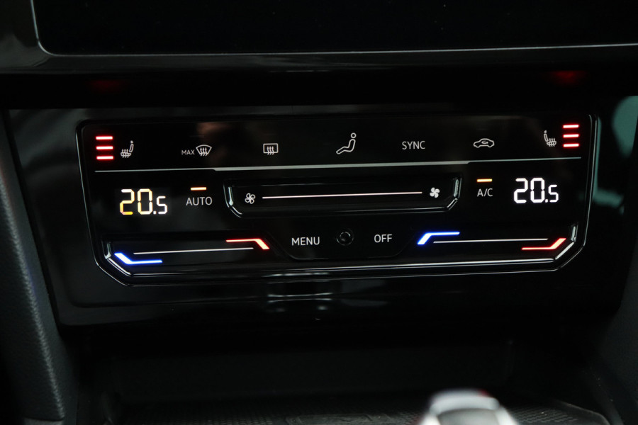 Volkswagen Passat Variant 1.4 TSI PHEV GTE Trekhaak Pano Massage HU display