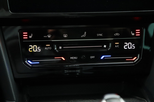 Volkswagen Passat Variant 1.4 TSI PHEV GTE Trekhaak Pano Massage HU display