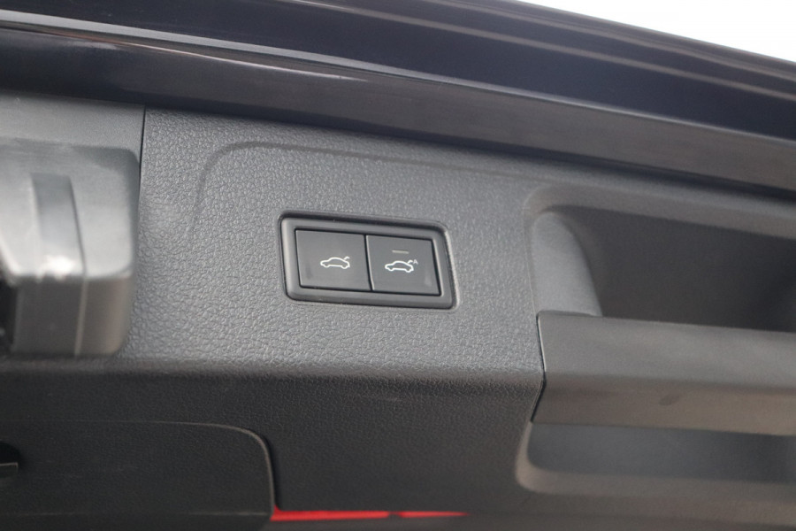 Volkswagen Passat Variant 1.4 TSI PHEV GTE Trekhaak Pano Massage HU display