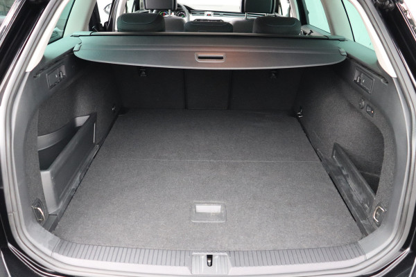 Volkswagen Passat Variant 1.4 TSI PHEV GTE Trekhaak Pano Massage HU display