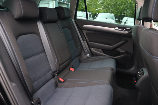 Volkswagen Passat Variant 1.4 TSI PHEV GTE Trekhaak Pano Massage HU display