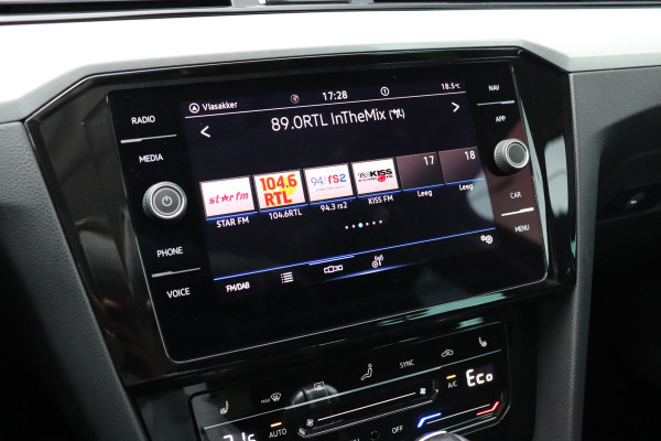 Volkswagen Passat Variant 1.4 TSI PHEV GTE Trekhaak Pano Massage HU display