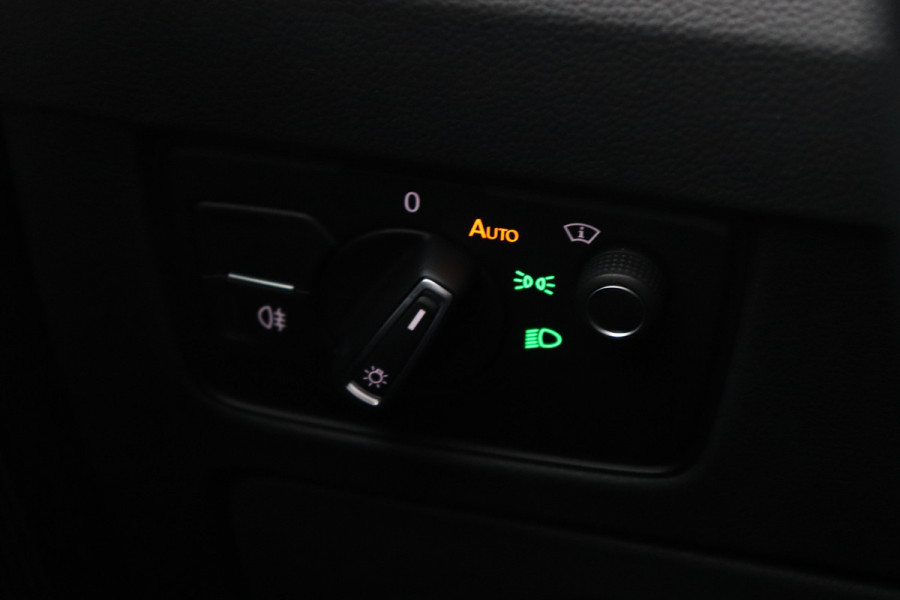 Volkswagen Passat Variant 1.4 TSI PHEV GTE Trekhaak Pano Massage HU display