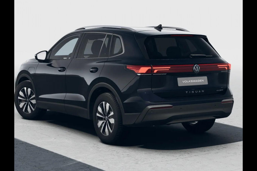 Volkswagen Tiguan Limited Edition 1.5 eHybrid 150 kW / 204 PK SUV 6 Stoelverwarming | Trekhaak | 360 camera
