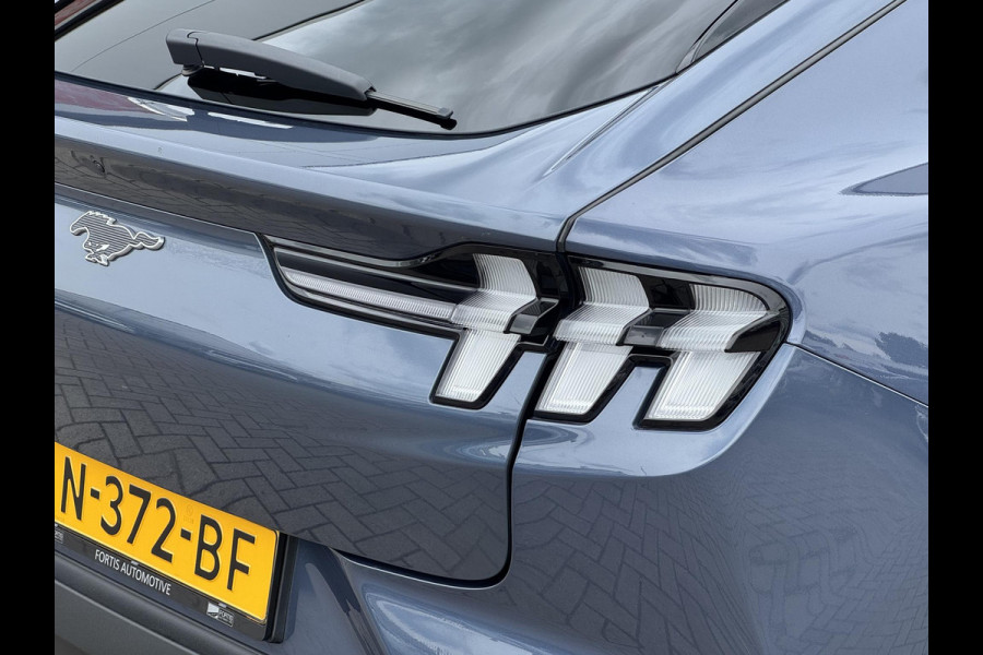 Ford Mustang Mach-E RWD 75 kWh NL-AUTO | LEDER | Bang & Olufsen| SOH 93.5%