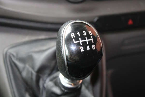 Ford Transit Custom 280 2.0 TDCI 130 PK L1H1 Trend | Trekhaak | Airco | Cruise Control | Voorruitverwarming | Navigatie