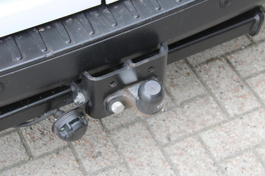 Ford Transit Custom 280 2.0 TDCI 130 PK L1H1 Trend | Trekhaak | Airco | Cruise Control | Voorruitverwarming | Navigatie