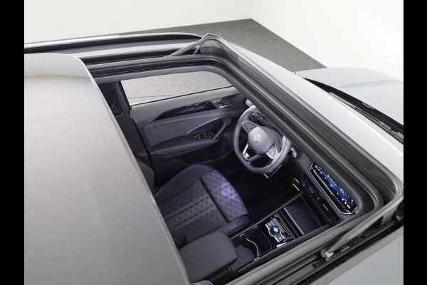 Volkswagen Tayron R-Line Edition 1.5 eHybrid 150 kW / 204 PK SUV 6 v Panoramadak | Trekhaak | 360 camera