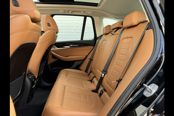 BMW X3 XDrive20i High Executive Pano Trekhaak clima Automaat Lederbekl 4WD