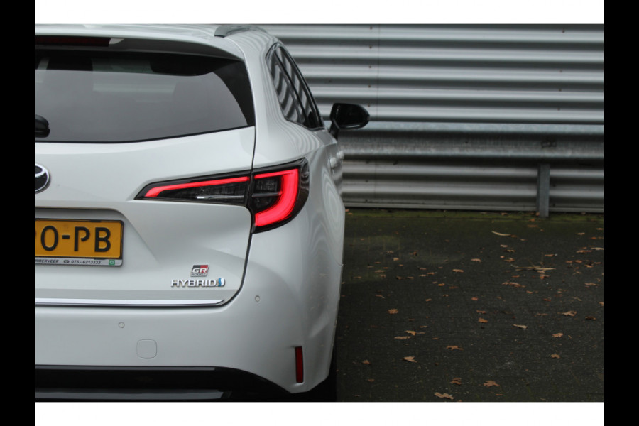 Toyota Corolla Touring Sports 1.8 Hybrid 140pk GR-Sport AUTOMAAT NL-Auto NAP
