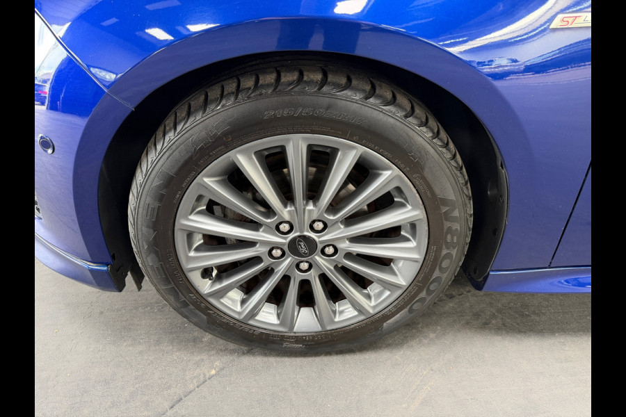 Ford Focus 1.0 ST-Line | Camera | 125PK | 6-Bak | Riem Vervangen | Camera | Verwarmd Stuurwiel