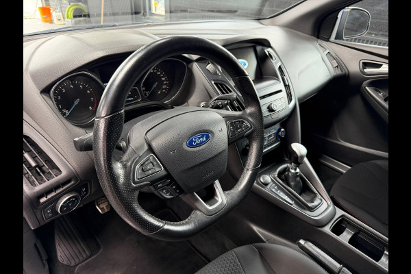 Ford Focus 1.0 ST-Line | Camera | 125PK | 6-Bak | Riem Vervangen | Camera | Verwarmd Stuurwiel