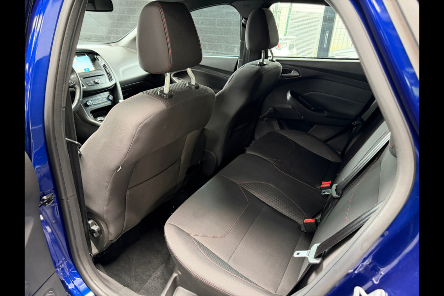 Ford Focus 1.0 ST-Line | Camera | 125PK | 6-Bak | Riem Vervangen | Camera | Verwarmd Stuurwiel