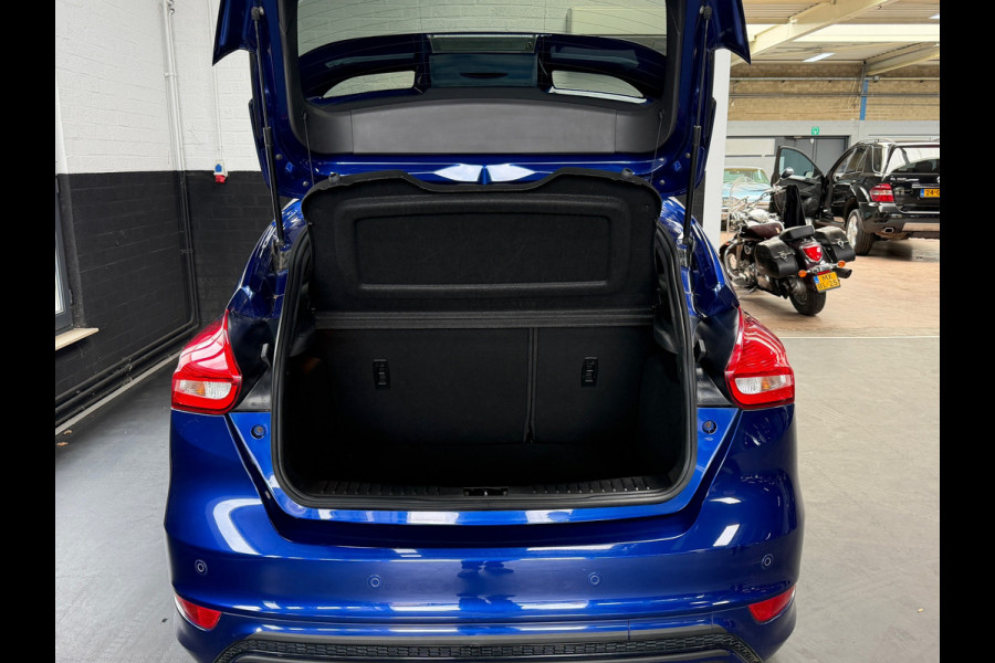 Ford Focus 1.0 ST-Line | Camera | 125PK | 6-Bak | Riem Vervangen | Camera | Verwarmd Stuurwiel
