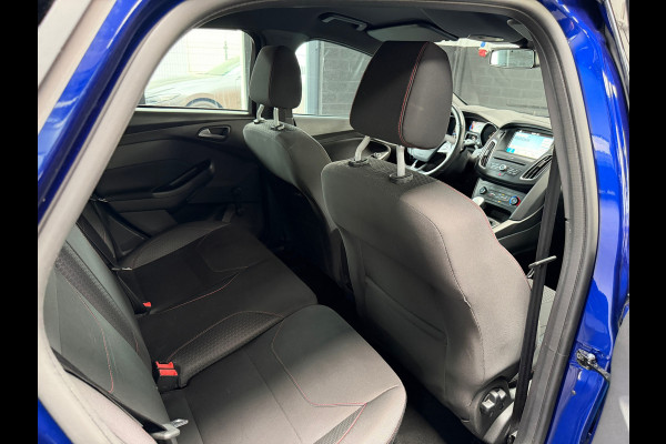Ford Focus 1.0 ST-Line | Camera | 125PK | 6-Bak | Riem Vervangen | Camera | Verwarmd Stuurwiel