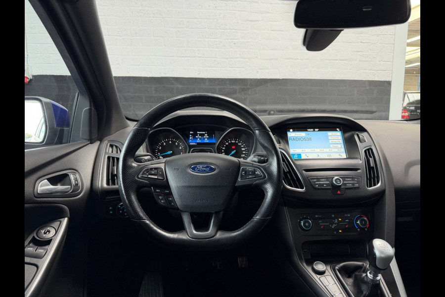 Ford Focus 1.0 ST-Line | Camera | 125PK | 6-Bak | Riem Vervangen | Camera | Verwarmd Stuurwiel