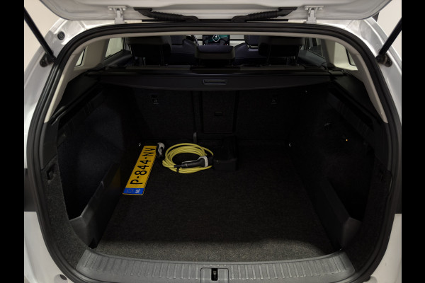 Škoda ENYAQ iV 60 | Trekhaak | Keyless | Climate Pack | Soh (batterijcheck) Waarde 93,9 %