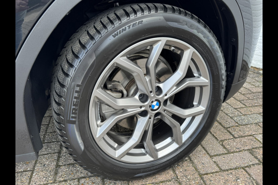 BMW X3 XDrive20i High Executive Pano Trekhaak clima Automaat Lederbekl 4WD