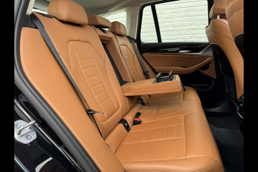 BMW X3 XDrive20i High Executive Pano Trekhaak clima Automaat Lederbekl 4WD