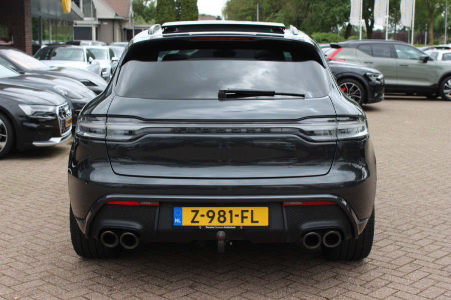 Porsche Macan 2.0 T / Trekhaak / Panoramadak / Camera / Luchtvering / Keyless / 21'' / Adaptieve Stoelen / Sportchrono / CarPlay / Stoel+Stuurverwarming / Dodehoek / DAB / ACC