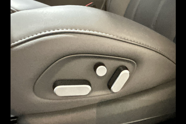 XPeng G6 RWD Standard Range 68.5 kWh Premium interieur met elektr. stoelen en nappa leer