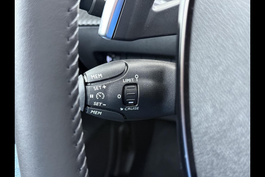 Peugeot 208 1.2 Hybrid 110 e-DCS6 Allure VAN: 23.900,- VOOR: 20.877,- UW WKVOORDEEL: 3.023,- | RIJKLAARPRIJS | FABRIEKSGARANTIE t/m 03-2027 |  KEYLESS ENTRY | APPLE CARPLAY-ANDROID AUTO| PARKEERSENSOREN VOOR EN ACHTER |