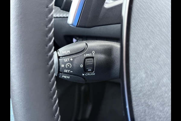 Peugeot 208 1.2 Hybrid 110 e-DCS6 Allure VAN: 23.900,- VOOR: 20.877,- UW WKVOORDEEL: 3.023,- | RIJKLAARPRIJS | FABRIEKSGARANTIE t/m 03-2027 |  KEYLESS ENTRY | APPLE CARPLAY-ANDROID AUTO| PARKEERSENSOREN VOOR EN ACHTER |