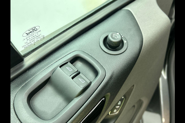 Ford Transit Custom 300 2.0 TDCI L2H1 Limited Dubbele Cabine Navigatie Airco 2 Schuifdeuren Trekhaak Parkeersensoren Apple Carplay Android auto  DAB