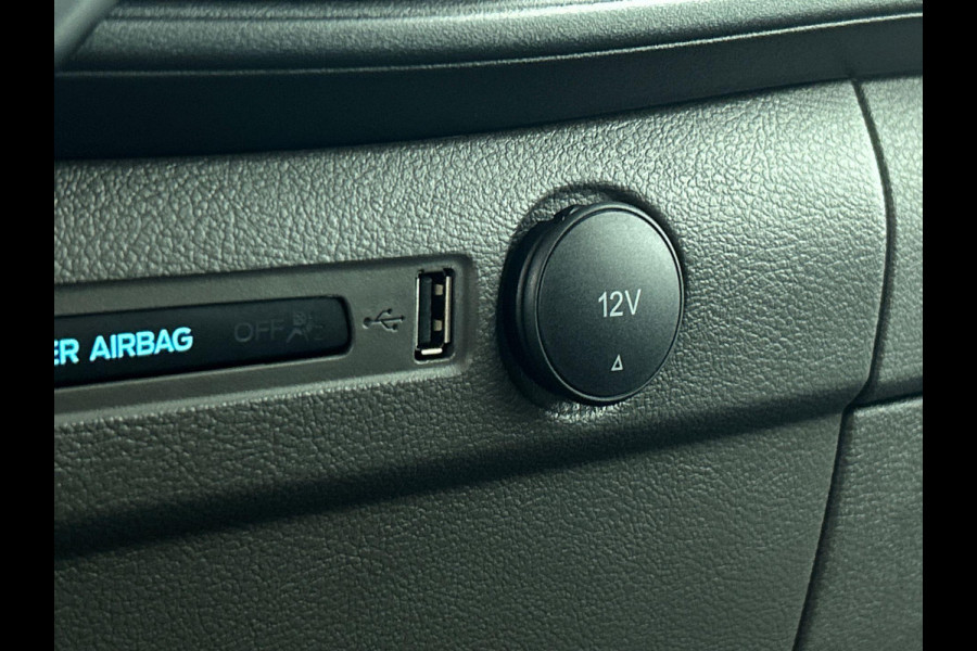 Ford Transit Custom 300 2.0 TDCI L2H1 Limited Dubbele Cabine Navigatie Airco 2 Schuifdeuren Trekhaak Parkeersensoren Apple Carplay Android auto  DAB
