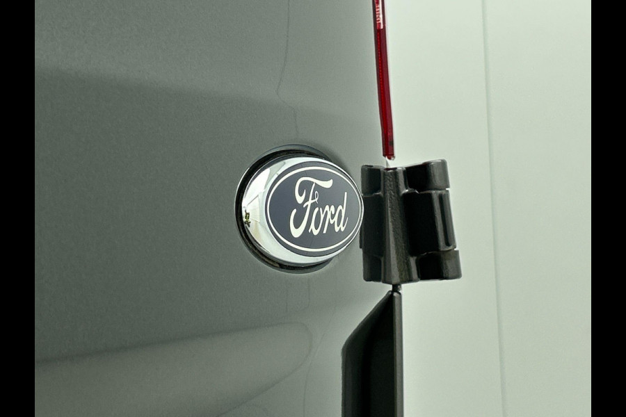 Ford Transit Custom 300 2.0 TDCI L2H1 Limited Dubbele Cabine Navigatie Airco 2 Schuifdeuren Trekhaak Parkeersensoren Apple Carplay Android auto  DAB