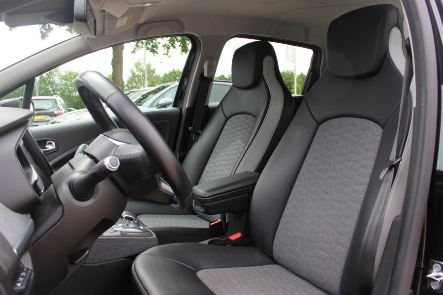 Renault ZOE R135 Intens 52 kWh / SoH 89,5% / Snelladen / Camera / CarPlay / Warmtepomp / Keyless / 16'' / Half leder / Dodehoek / Stuur+Stoelverwarming / DAB / Cruise Control