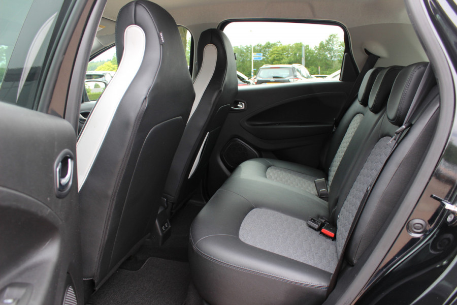 Renault ZOE R135 Intens 52 kWh / SoH 89,5% / Snelladen / Camera / CarPlay / Warmtepomp / Keyless / 16'' / Half leder / Dodehoek / Stuur+Stoelverwarming / DAB / Cruise Control