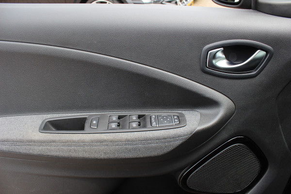 Renault ZOE R135 Intens 52 kWh / SoH 89,5% / Snelladen / Camera / CarPlay / Warmtepomp / Keyless / 16'' / Half leder / Dodehoek / Stuur+Stoelverwarming / DAB / Cruise Control