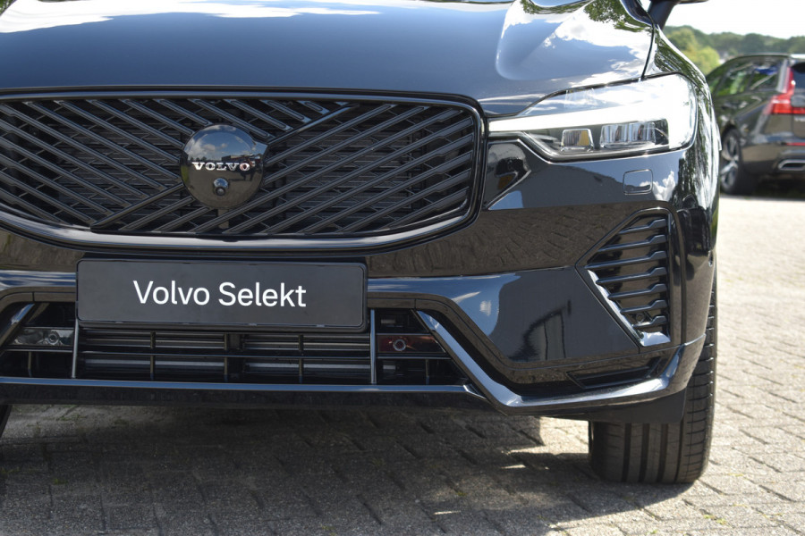Volvo XC60 T6 350PK AWD Ultra Black Edition | BLIS | HUD | Panodak | Stoelverwarm Voor/Achter | Adapt. Cruise | H&K