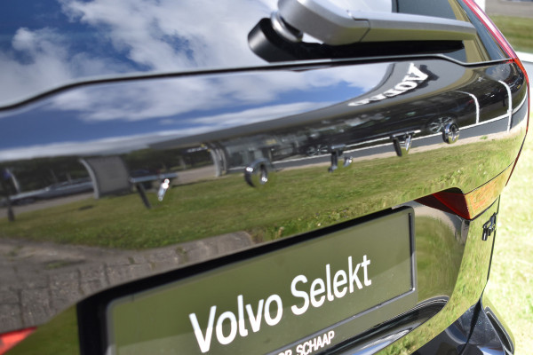 Volvo XC60 T6 350PK AWD Ultra Black Edition | BLIS | HUD | Panodak | Stoelverwarm Voor/Achter | Adapt. Cruise | H&K