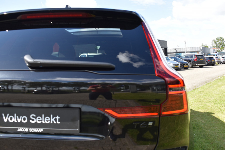 Volvo XC60 T6 350PK AWD Ultra Black Edition | BLIS | HUD | Panodak | Stoelverwarm Voor/Achter | Adapt. Cruise | H&K