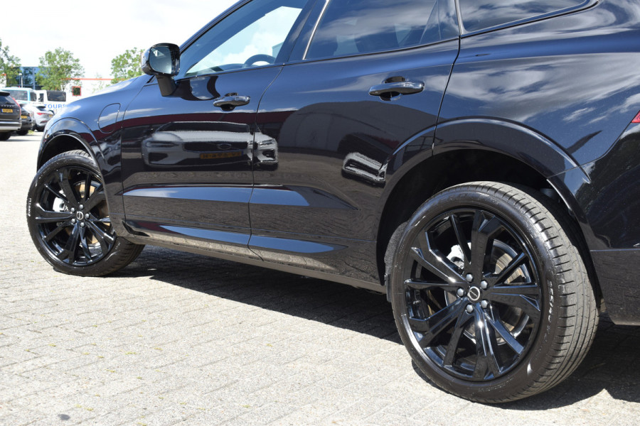 Volvo XC60 T6 350PK AWD Ultra Black Edition | BLIS | HUD | Panodak | Stoelverwarm Voor/Achter | Adapt. Cruise | H&K