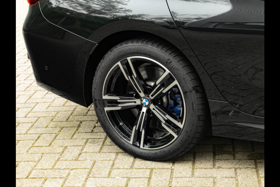 BMW 3 Serie Touring 330e xDrive M-Sport - Long Range - Pano - Driving Ass Prof - Trekhaak - Head-up