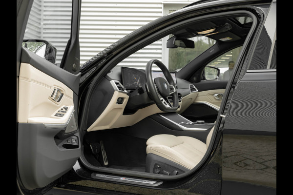 BMW 3 Serie Touring 330e xDrive M-Sport - Long Range - Pano - Driving Ass Prof - Trekhaak - Head-up