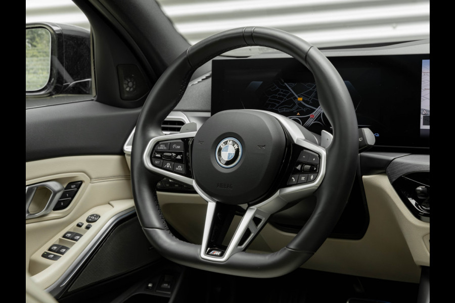 BMW 3 Serie Touring 330e xDrive M-Sport - Long Range - Pano - Driving Ass Prof - Trekhaak - Head-up