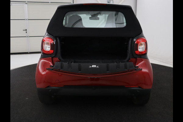 Smart Fortwo EQ Comfort 18 kWh | SOH 92,2% | Carplay | Cruise control | Climate control | Elektrisch vouwdak | Parkeerhulp | Bluetooth | Cabriolet