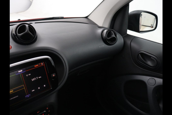 Smart Fortwo EQ Comfort 18 kWh | SOH 92,2% | Carplay | Cruise control | Climate control | Elektrisch vouwdak | Parkeerhulp | Bluetooth | Cabriolet