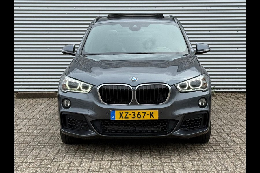BMW X1 SDrive20i High Executive Edition / Panorama / M PAKKET / HeadUp / LEER / VOLLE AUTO