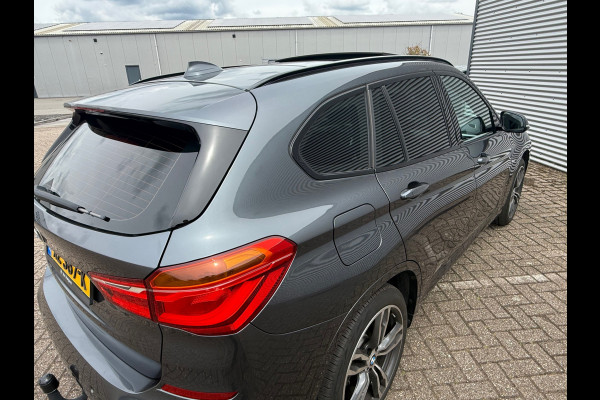 BMW X1 SDrive20i High Executive Edition / Panorama / M PAKKET / HeadUp / LEER / VOLLE AUTO